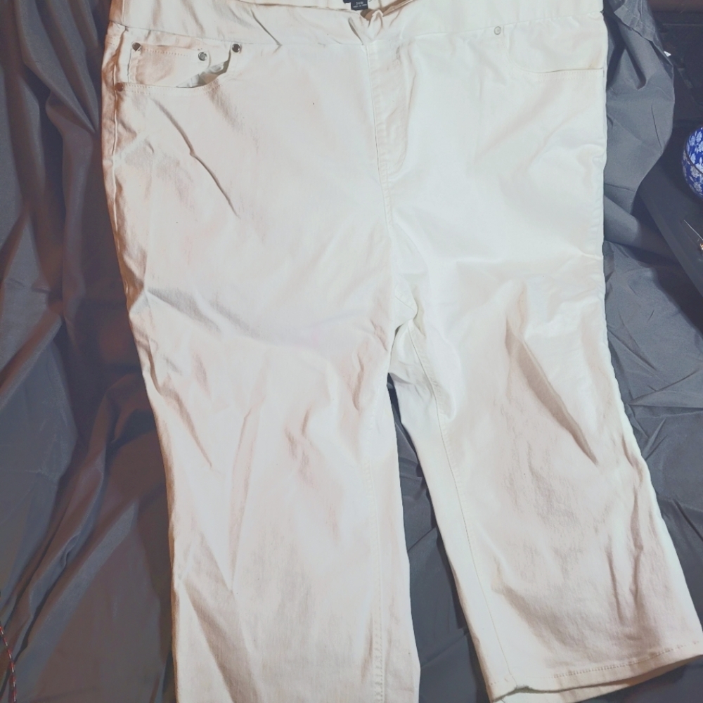 New Directions white pants
